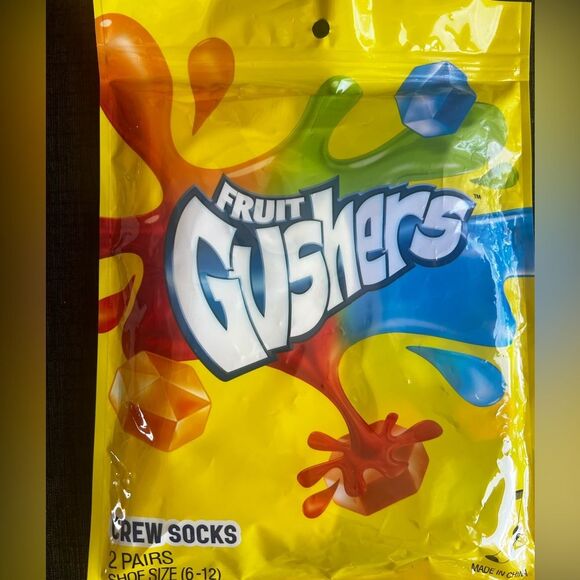 Fruit Gushers Men's Crew Socks 2 Pairs NWT Sealed Package Shoe Sizes 6-12 Fun - Picture 1 of 6